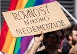 Dve tvare Bratislavy Vallo a 15 tisic na Pride versus Kollar a tradicna rodina