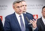 SNS vyjadrila podporu premierovi Robertovi Ficovi v nehlasovani za 18 balik sankcii