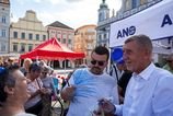 Kampan pod dohladom dinosaurov Babis odstartoval turne pred volbami