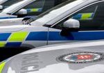 Policia obvinila muza ktory na motocykli okradol tri zeny