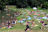 Slovensko caka tropicka horucava teploty az 37 C