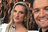 Adela je spat Rozhovor s jej manzelom o rozhodnutiach