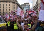 Policia pri proteste vo Velkej Britanii zadrzala devat osob