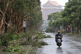 Stredny Vietnam je v pohotovosti kvoli tajfunu