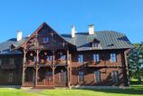 V Tatranskej Javorine hostil aristokraciu zamocek Hohenlohe sa opravuje