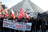 Louvre opaet otvara brany po strajku zamestnancov
