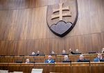 SaS predlozila uznesenie na podporu Gronska Politika na vsetky styri svetove strany nas pripravuje o spojenectva