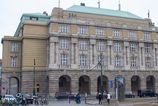 Policia zasahovala na Karlovej univerzite v Prahe Zadrzali zamestnanca kvoli vyhrazkam studentom a zamestnancom