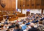 Poslanci ukoncili stredajsie rokovanie diskusiou o vyrocnej sprave Slovenskej republiky