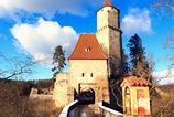 historia legende a tipy na vylety kompletny sprievodca kralom ceskych hradov