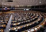 Brusel zvysuje tlak v boji proti uplatkom Europsky parlament schvalil jednotne tresty za korupciu v celej EU