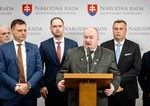 SNS je sklamana z Ficovho postoja k ukrajinskej pozicke vyzyva na prisnejsi postup