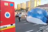 Drama na kosickom nebi Po zrazke dvoch balonov musel jeden nudzovo pristatit pri obchodnom centre