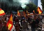 Tisice ludi v uliciach Madridu pozaduju pad vlady Premier Pedro Sanchez celi obvineniam z korupcie