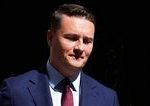 vzbura medzi labouristami britsky minister zdravotnictva wes streeting podal demisiu a otvorene kritizuje vladu keira starmera