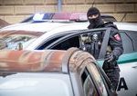 Velky protidrogovy zasah v Martine Elitni policajti zadrzali styri osoby a zaisili nezname latky