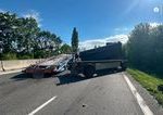 Zrazka nakladnych vozidiel na dialnici D1 zablokovala cestu smerom do Trnavy