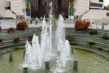 Nitra opat oiva vodou a svetlom Mesto po rokoch spustilo moderne fontanu na Svatoplukovom namesti