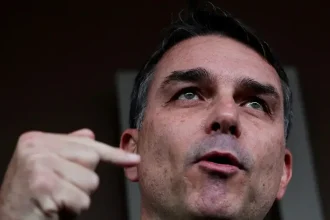 Bolsonarovho syna vyšetrujú za korupciu, chce kandidovať proti Lulovi
