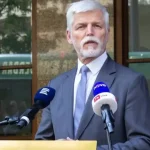 Česi sa pýtajú, prečo chrániť naše nebo, keď ich Fico zradí