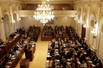 Český parlament zažije dramatické hlasovanie o dôvere Babišovej vláde