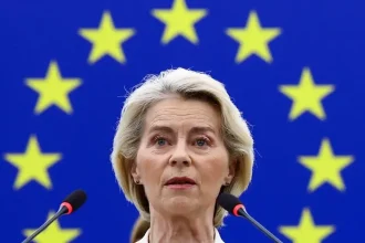 Čína, zbrane a zákon pre sociálne siete. Čo čaká Úniu?