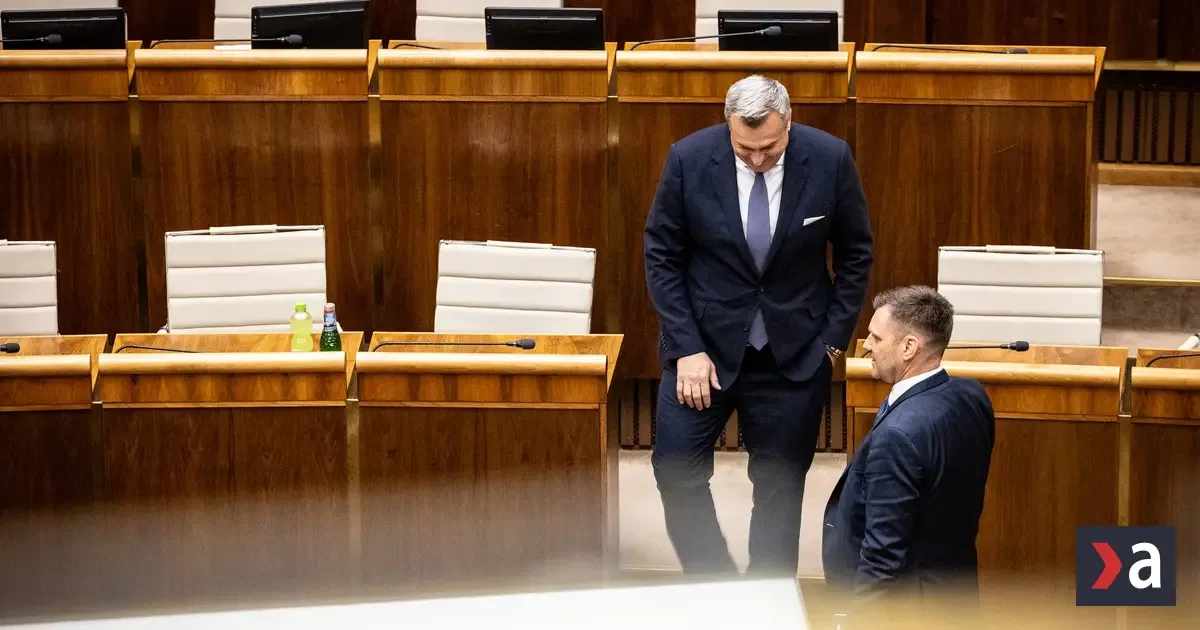 Danko sa Tarabovi na schodoch smial, potom ho zosadil. Koalíciu čakajú náročné dni.