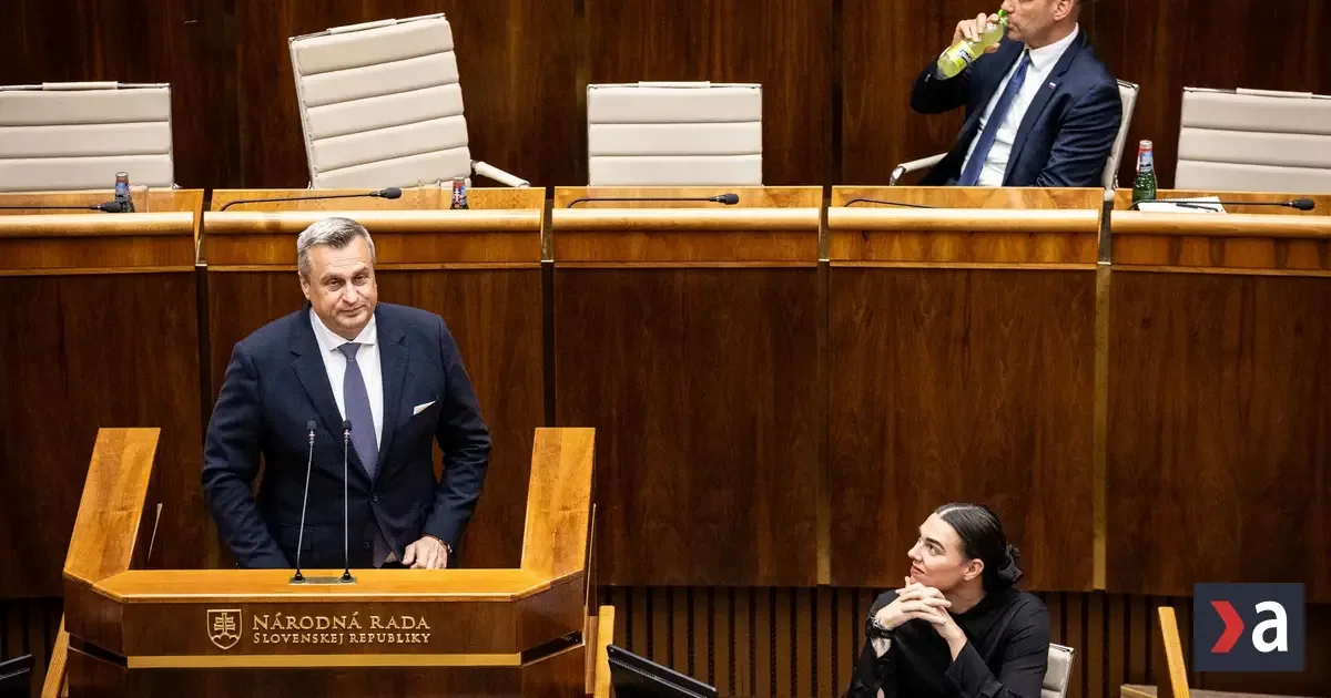 Danko sa teší na Tarabovu politickú stranu, minister mu pripomenul semafor