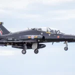Dráma na oblohe pri Anglesey: piloti vyskočili z lietadla, zranenia ľahké