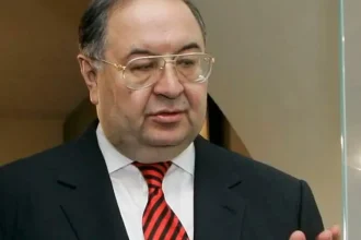 Francúzsko chce vyňať Usmanova zo sankcií EÚ pre zadržaných Francúzov v Azerbajdžane