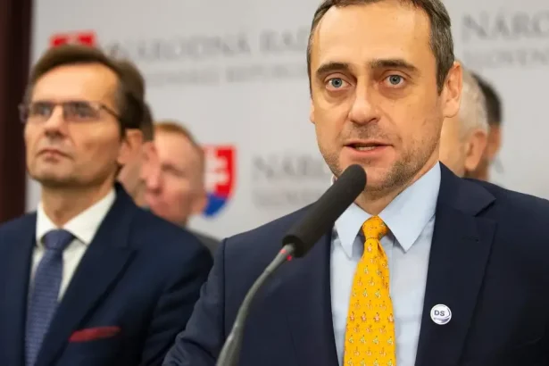 Galko a Rajtár vstupujú do Demokratov, strana posilňuje protikorupčný tím