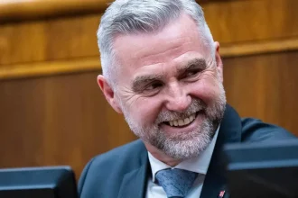 Gašpar čaká podporu rozpočtu od Tarabovej skupiny, provizórium je riziko