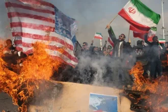 Irán hrozí susedom za obmedzenie prístupu pre iránske aerolínie