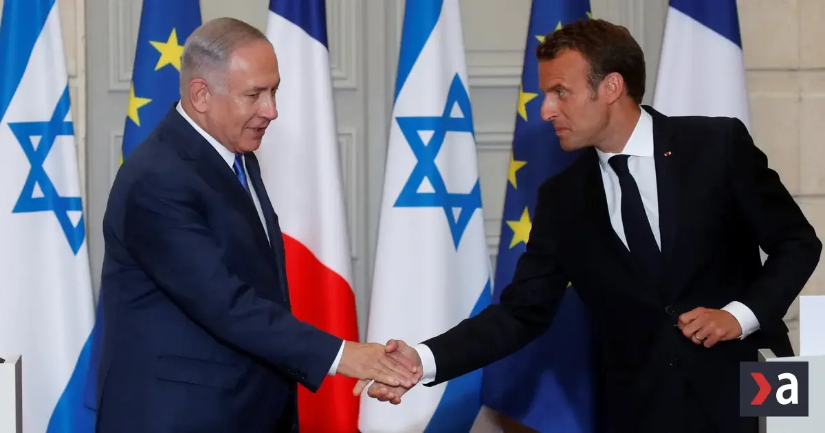 Macron ostro kritizoval Izrael v OSN. Netanjahu to označil za „groteskné“
