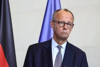 Merzov projekt zlyhal, koniec je otázkou času. Problém je nástupca, tvrdí výskumník