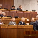Moralizovať a obviňovať nestačí. To najdôležitejšie Pellegrini zasa úmyselne zamlčal
