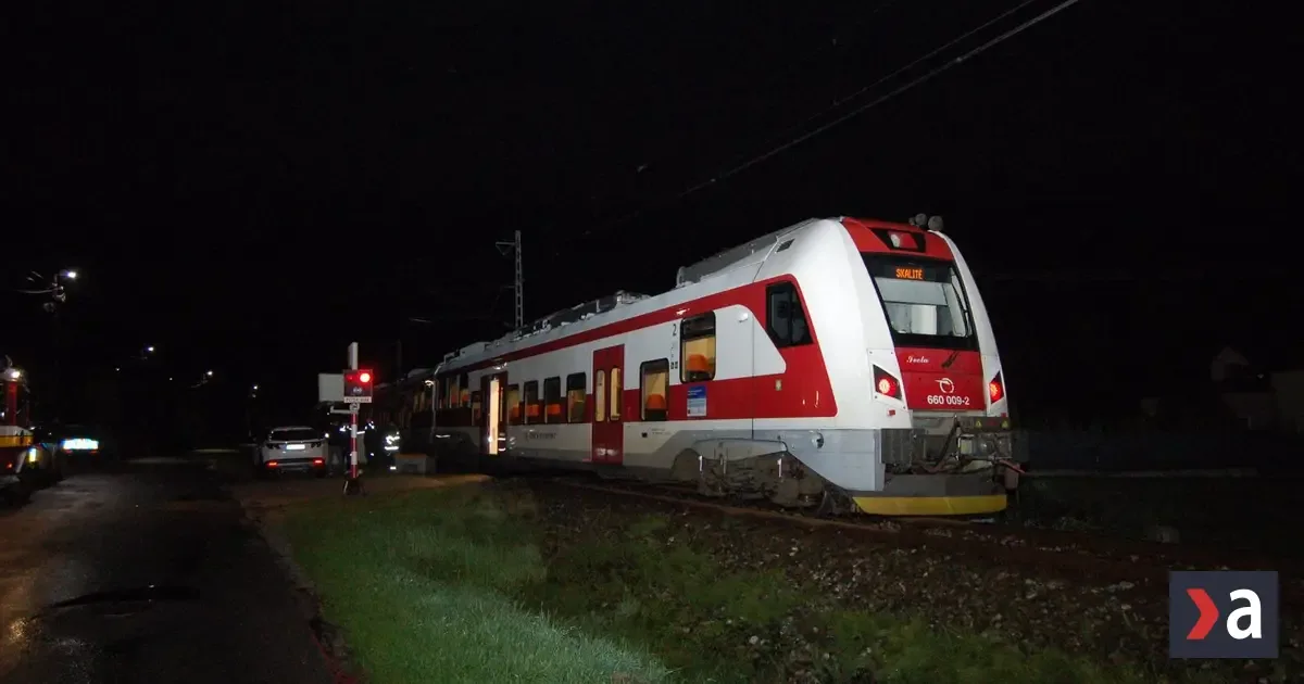 Muža zachytil vlak na priecestí v Svrčinovci, zomrel na mieste