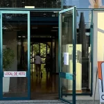 Neutralita zostáva flexibilná, ukazuje prognóza švajčiarskeho referenda