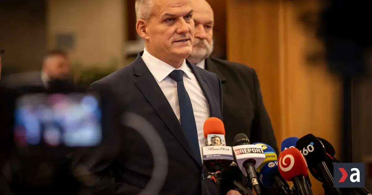 Novela zákona schválená parlamentom umožní nepočujúcim získať zbrojné preukazy E a F.
