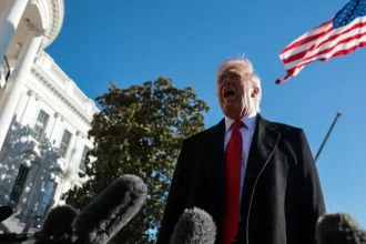 Obrat po chaose: Biely dom opäť vpustil novinárov CNN, MS NOW a Politico