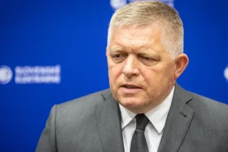 Od októbra sa obchodná prirážka na pohonné hmoty obmedzí na 10 centov