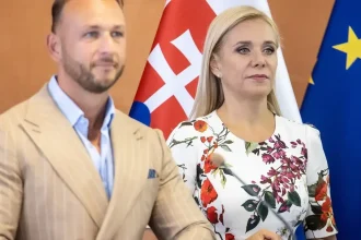 Odvolávanie Sakovej a Eštoka padá: Parlament nebol uznášaniaschopný
