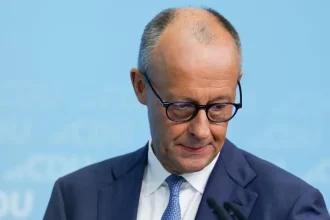 Po neúspechu v voľbách Merz neodstupuje. Kresťanských demokratov čakajú náročné reformy