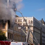 Po ruskom dronovom útoku zachvátili plamene a dym Národnú akadémiu vied v Kyjeve