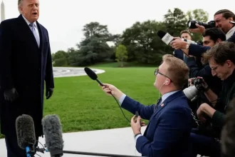 Prehra pre Trumpa. Sudca zrušil zákaz pre novinárov, proti prezidentovi aj Fox News