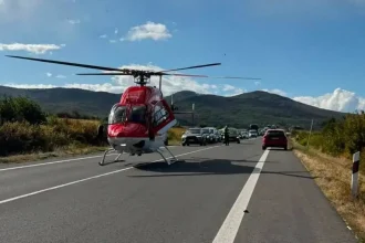 Pri Sečovciach sa zrazilo auto s maloletým dieťaťom, zasahoval aj vrtuľník