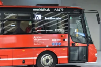 Rast cien palív zvyšuje náklady samospráv na hromadnú dopravu
