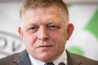 Róbert Fico by mal odteraz už iba svietiť a kúriť, tvrdí Zsolt Simon