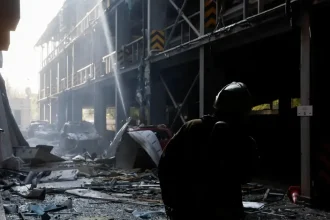 Ruské drony zasiahli Kyjev, zahynul človek a poškodená je infraštruktúra