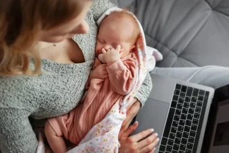 Sociálna poisťovňa zvýši od januára maximálne dávky nemocenského, materského i ošetrovného
